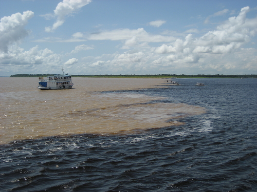 Manaus - Amazonie: la rencontre des eaux